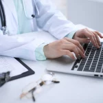 Conectarse con un doctor en línea en vivo con consultas virtuales